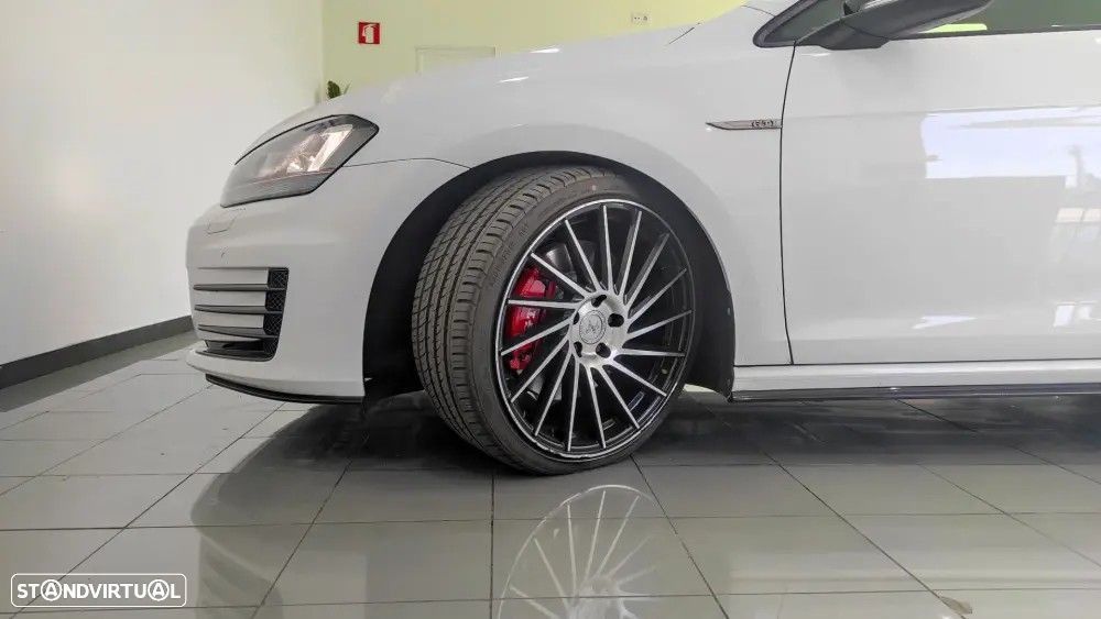 VW Golf 2.0 TSi GTi Performance - 11