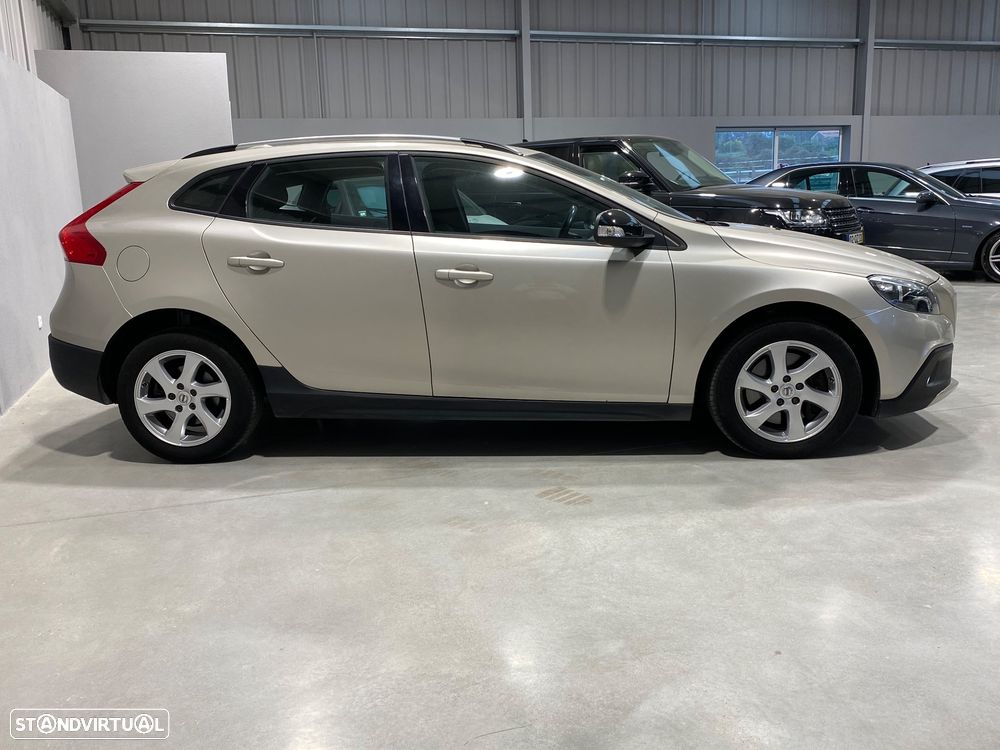 Volvo V40 Cross Country 2.0 D2 Momentum - 3