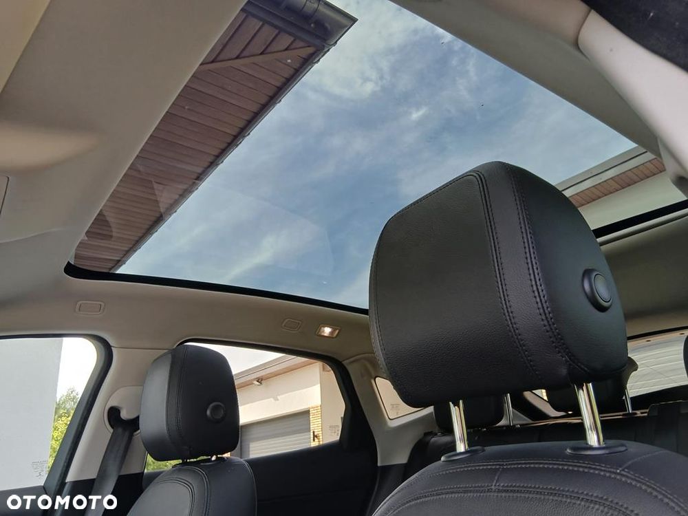 Jaguar E-Pace 2.0 i4P AWD SE - 31