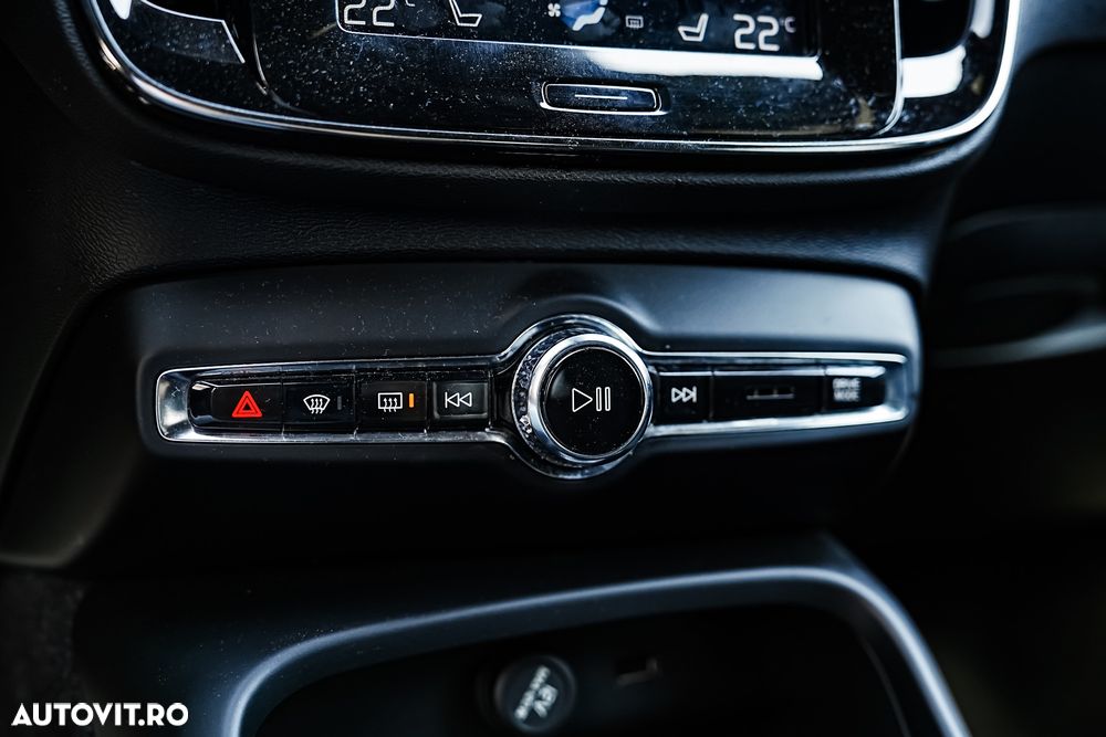 Volvo XC 40 D4 AWD Geartronic R-Design - 18