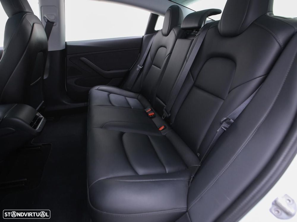 Tesla Model 3 - 11
