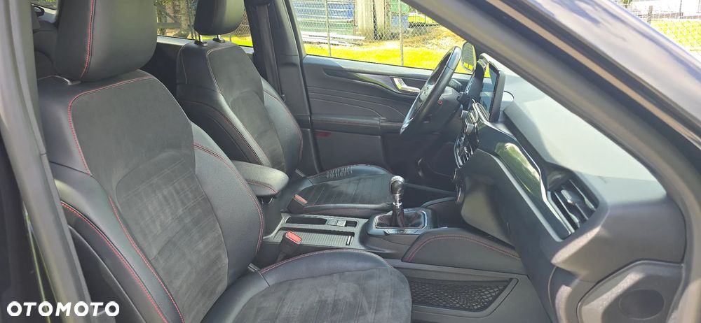 Ford Kuga 2.0 TDCi 2x4 ST-Line - 27