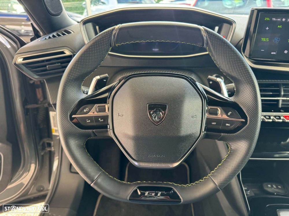 Peugeot 2008 1.2 PureTech GT EAT8 - 14