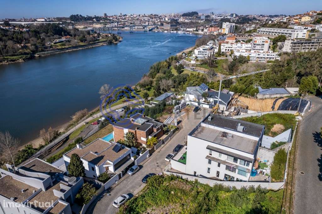 Moradia em Acabamento em Valbom junto ao Rio Douro - Grande imagem: 4/31