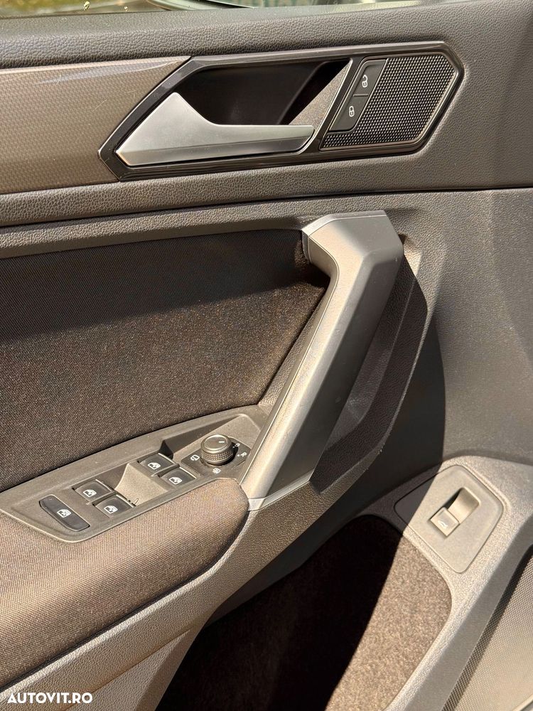 Volkswagen Tiguan - 9