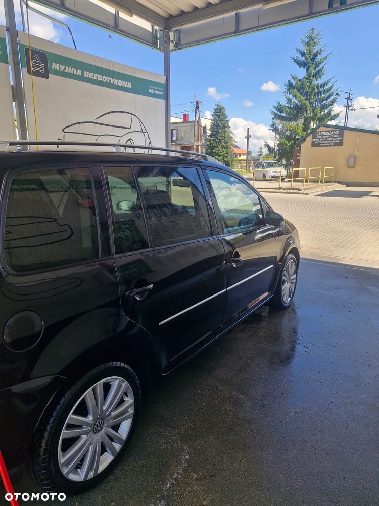 Volkswagen Touran 2.0 TDI DPF Highline DSG - 22
