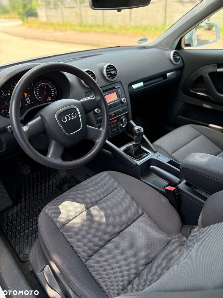 Audi A3 3-drzwiowe 1.6 Ambiente - 18
