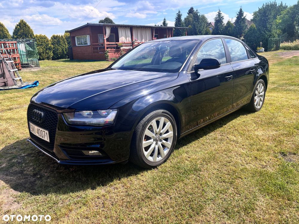 Audi A4 Limousine - 1