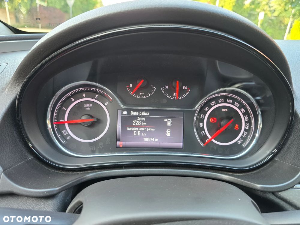 Opel Insignia - 32
