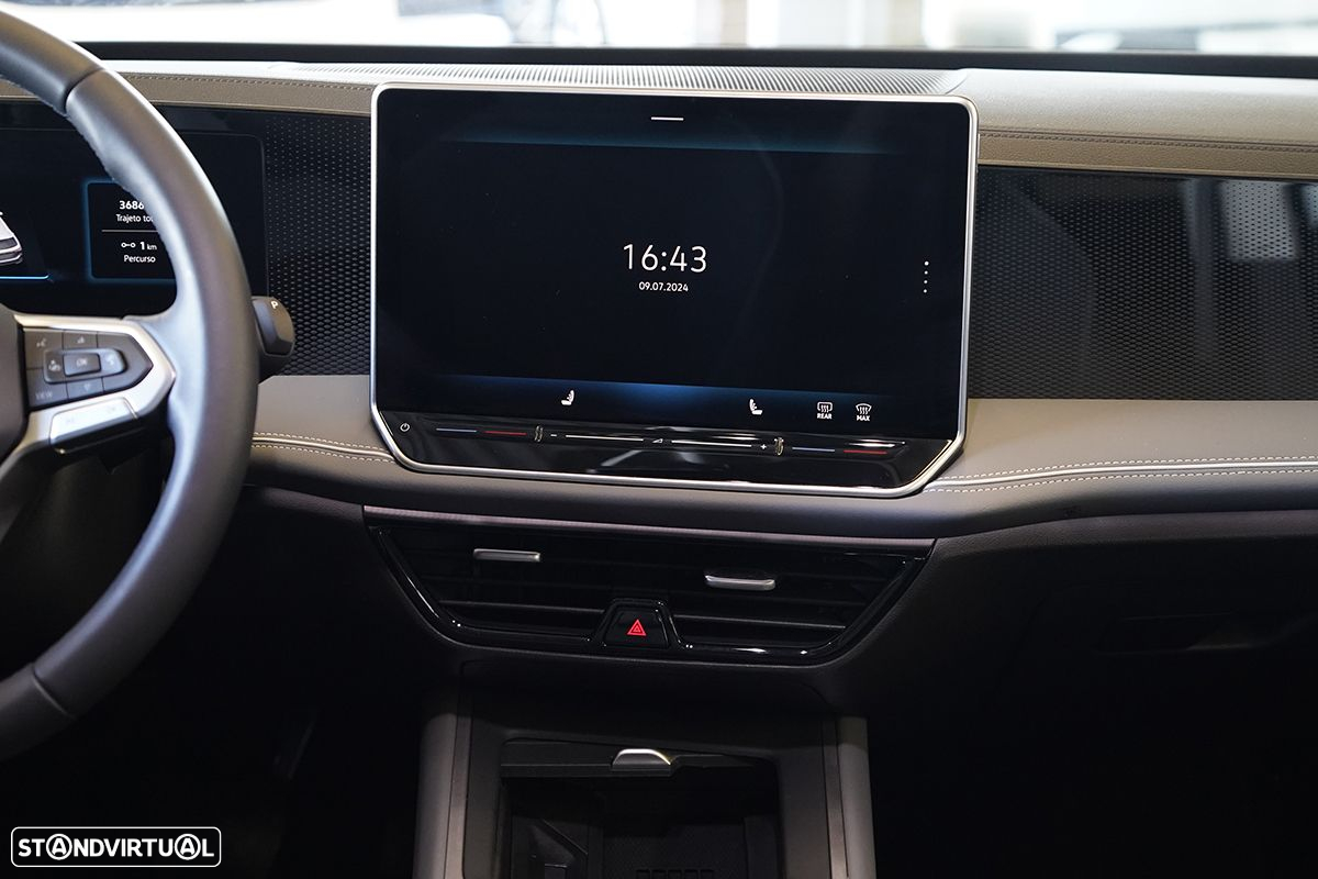 VW Passat Variant 2.0 TDi Business DSG - 8
