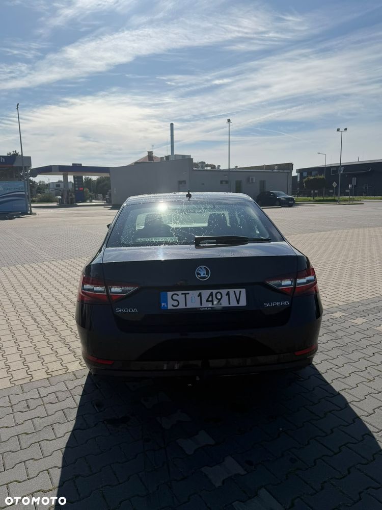 Skoda Superb 2.0 TDI Style - 9
