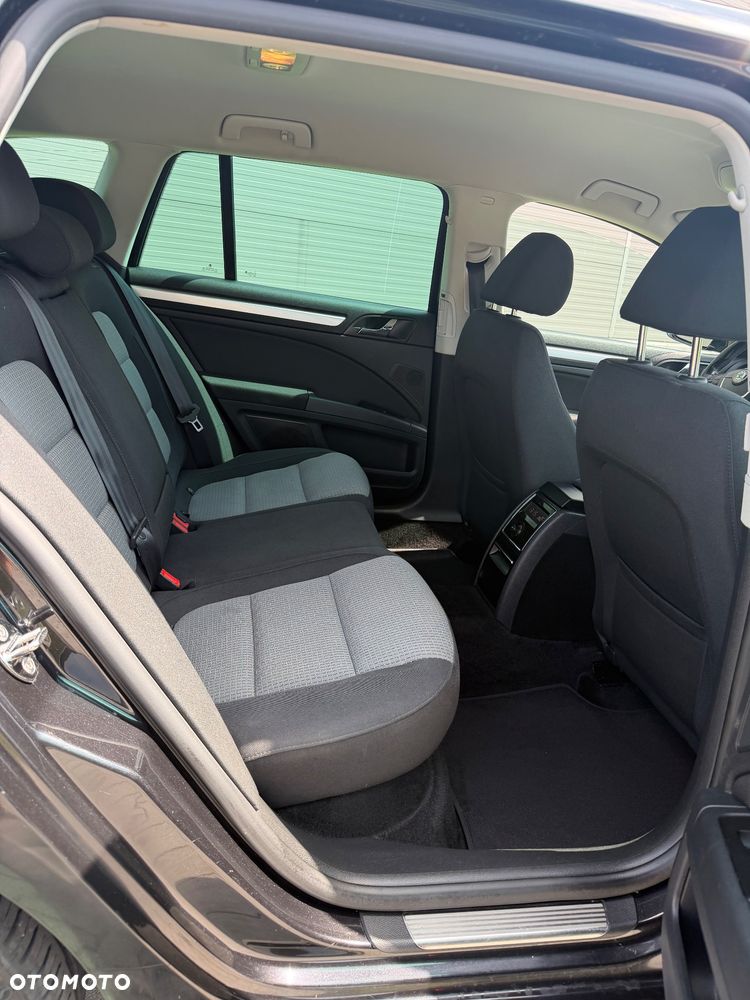 Skoda Superb 1.8 TSI DSG FAMILY - 27