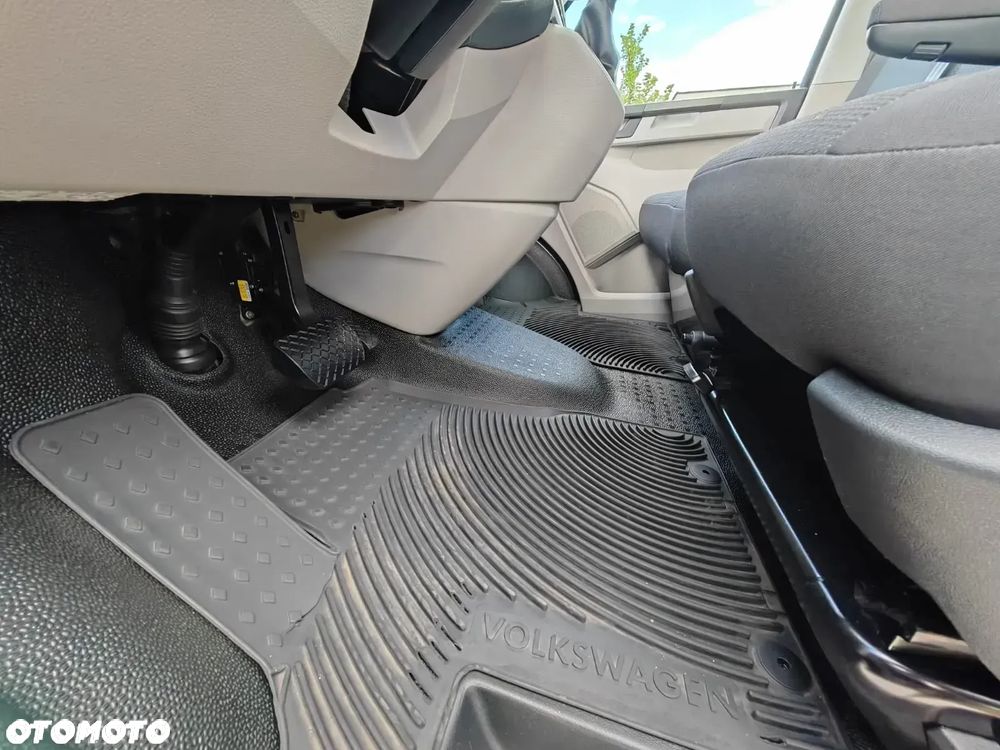 Volkswagen Transporter - 12