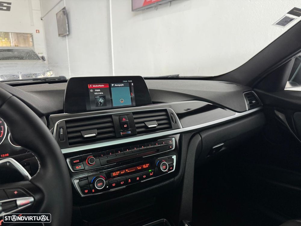 BMW 330 e iPerformance Pack M - 16