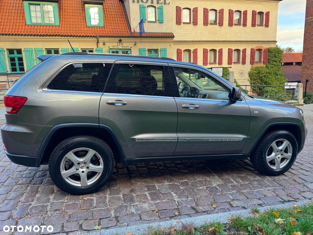 Jeep Grand Cherokee - 25