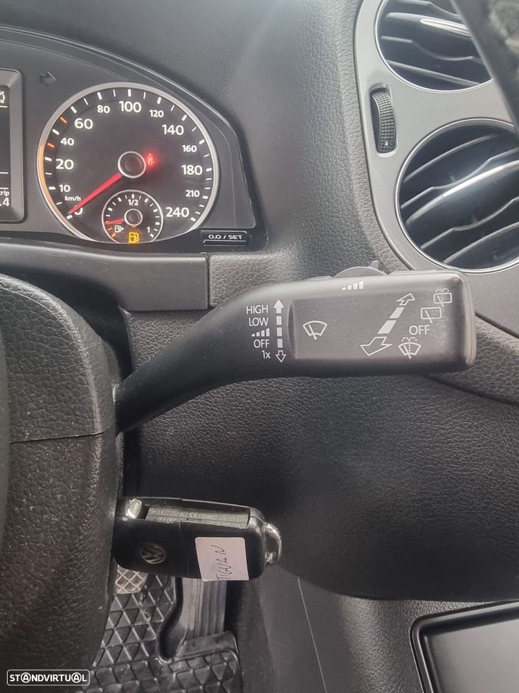 VW Tiguan 2.0 TDi Sport BlueMotion - 17