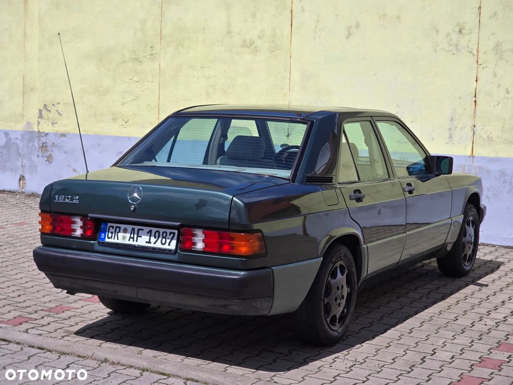 Mercedes-Benz W201 (190) - 18