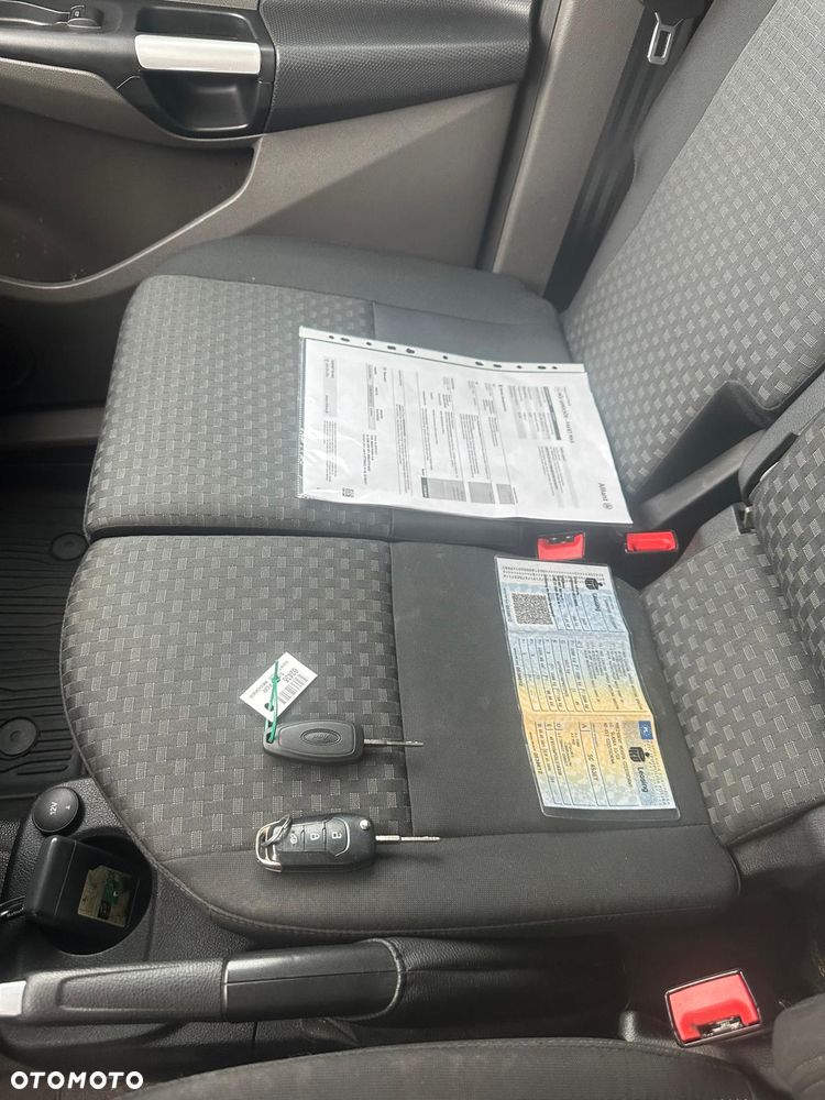 Ford Transit Connect - 12