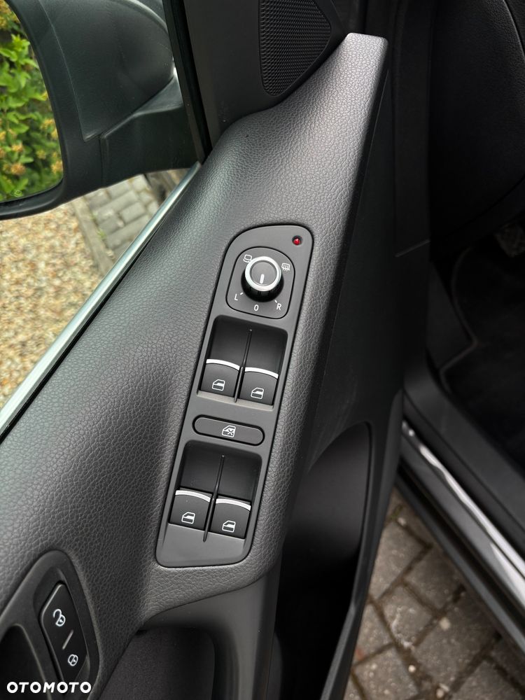 Volkswagen Tiguan 2.0 TDI DPF BlueMotion Technology Lounge Sport & Style - 12