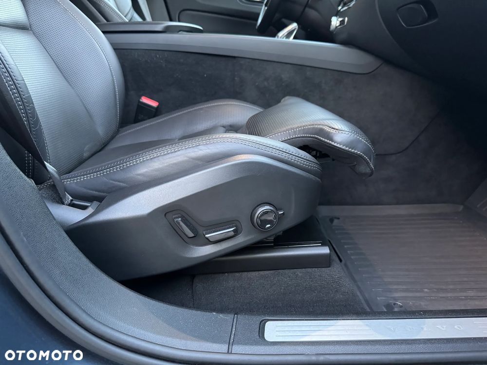 Volvo XC 60 B5 B AWD Inscription - 25