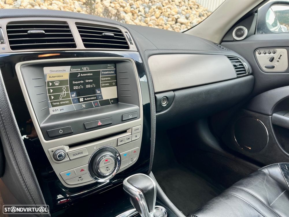 Jaguar XK 4.2 V8 Coupé - 29