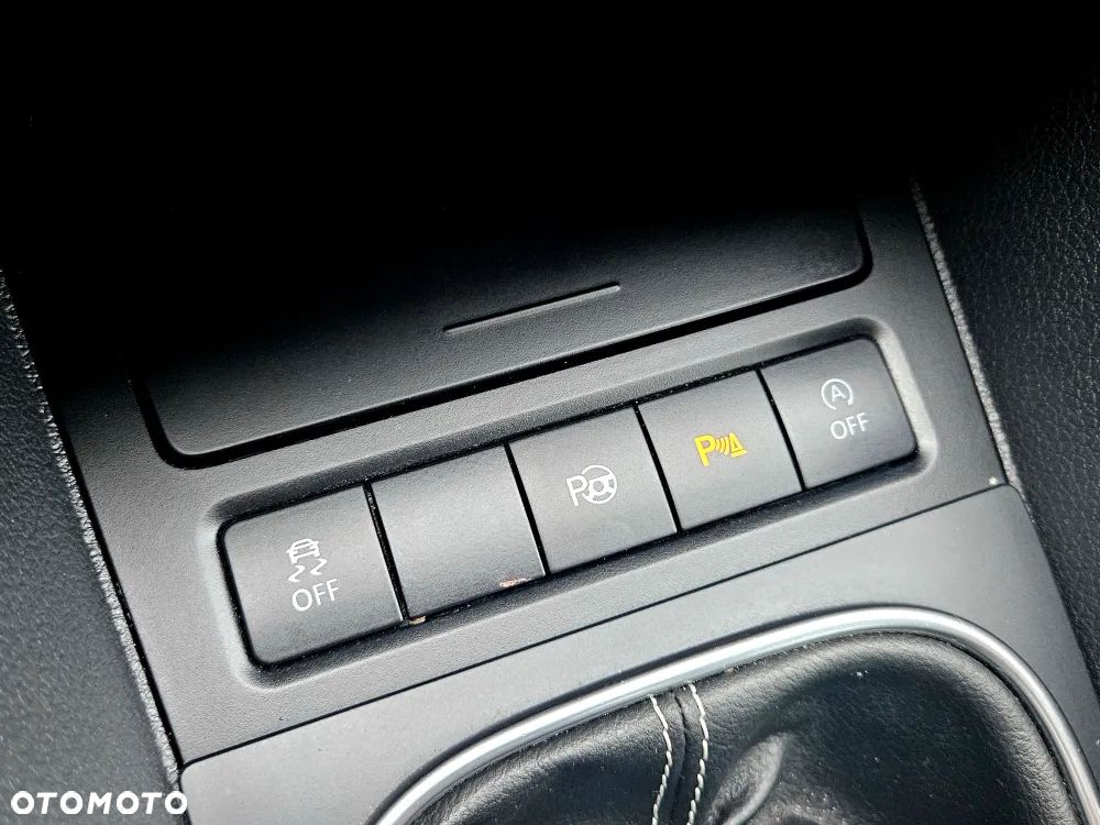 Volkswagen Golf - 25