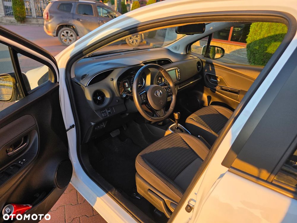 Toyota Yaris Hybrid 1.5 VVT-i - 10