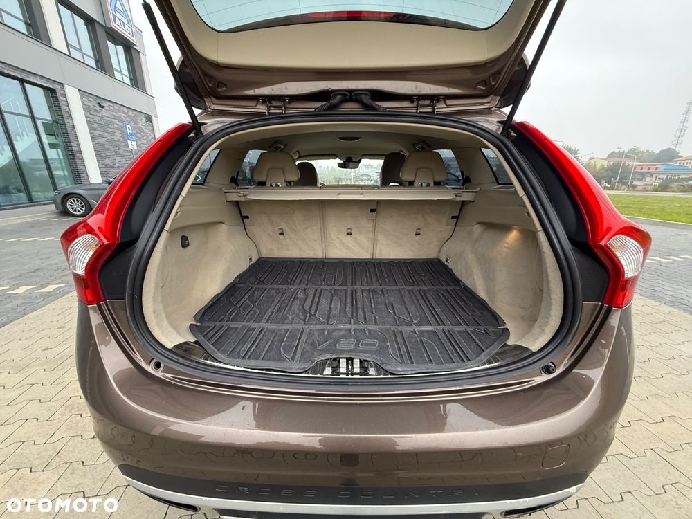 Volvo V60 Cross Country T5 AWD Summum - 22