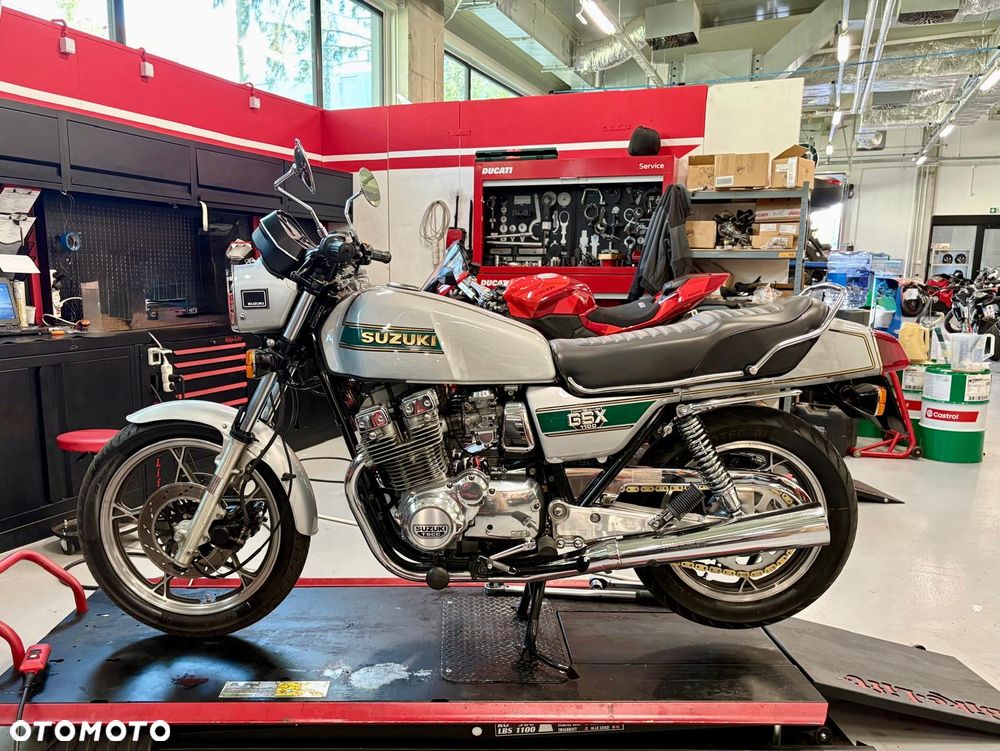 Suzuki GSX - 7