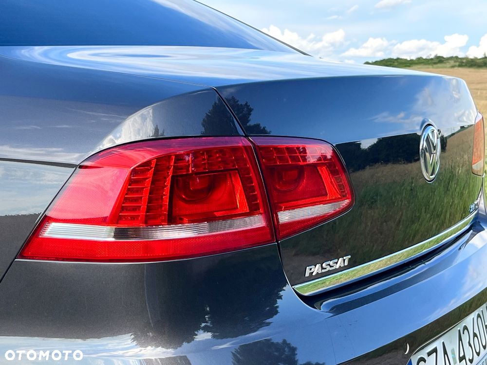Volkswagen Passat - 30
