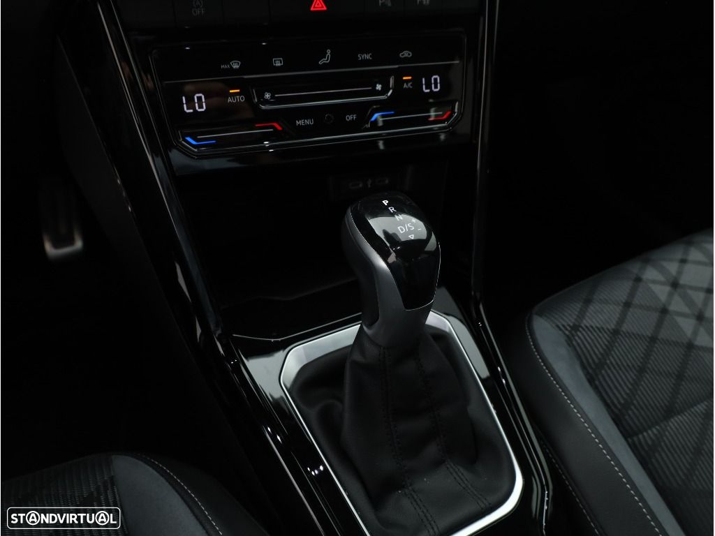 VW T-Roc 2.0 TDI R-Line DSG - 32