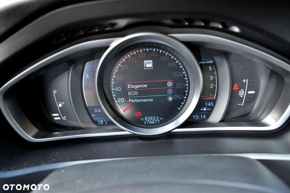 Volvo V40 D2 Summum - 23