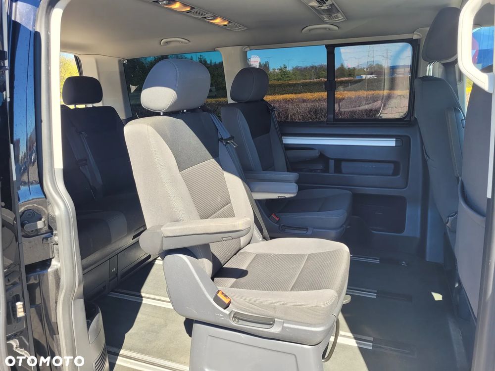 Volkswagen Multivan - 9