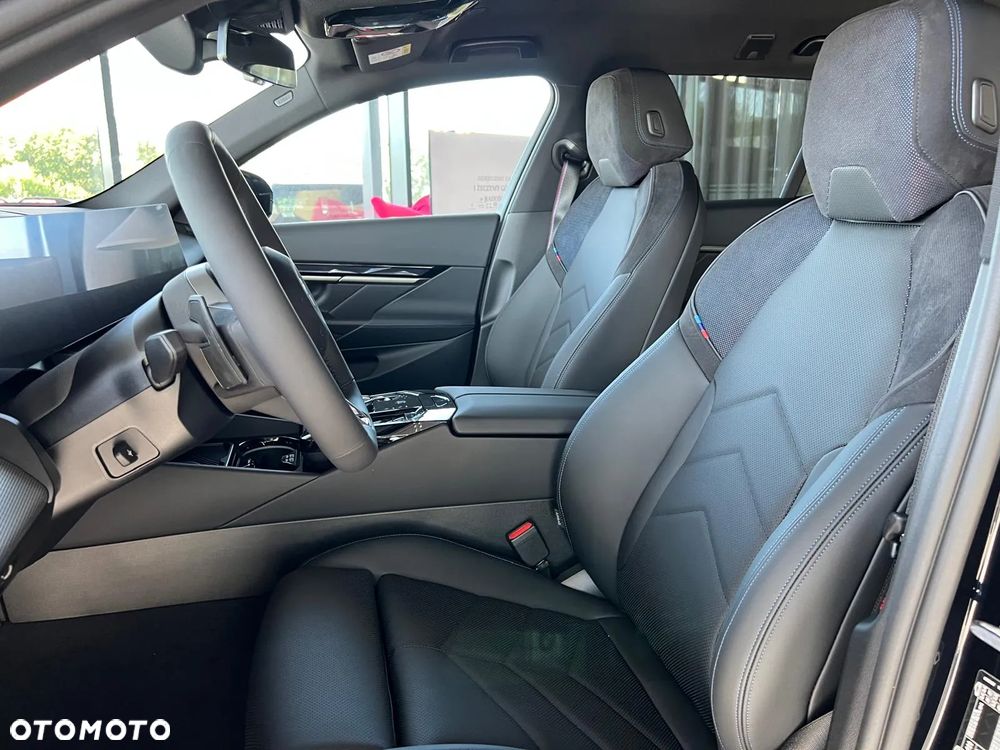 BMW Seria 5 520i mHEV - 24