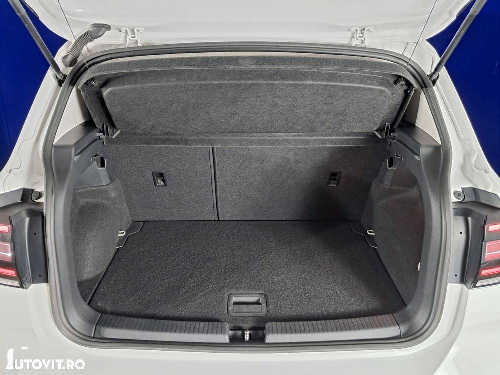 Volkswagen T-Cross - 23