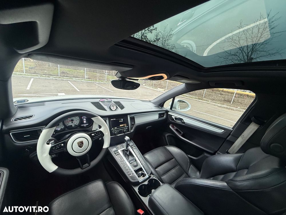 Porsche Macan - 17