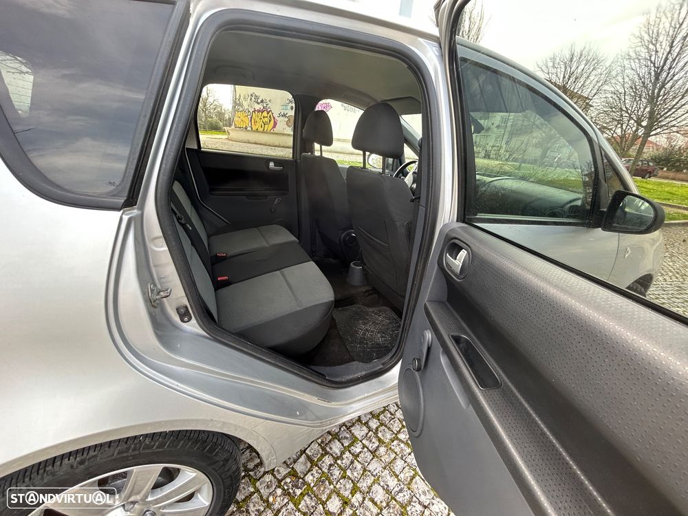 Mitsubishi Colt - 11