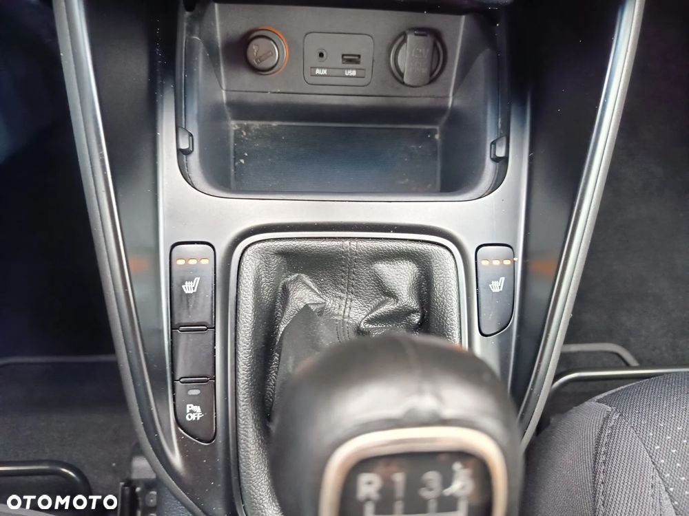 Kia Carens 1.6 GDI Fifa World Cup Edition - 26