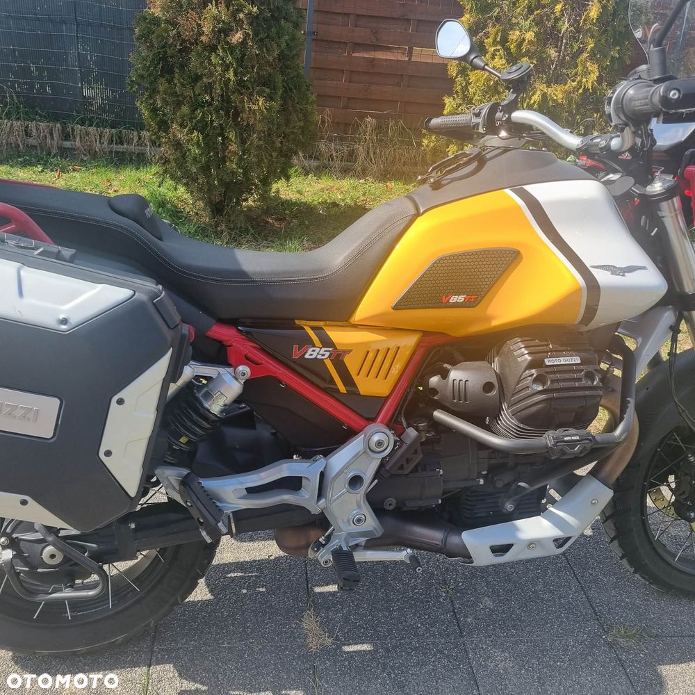 Moto Guzzi V85 - 11
