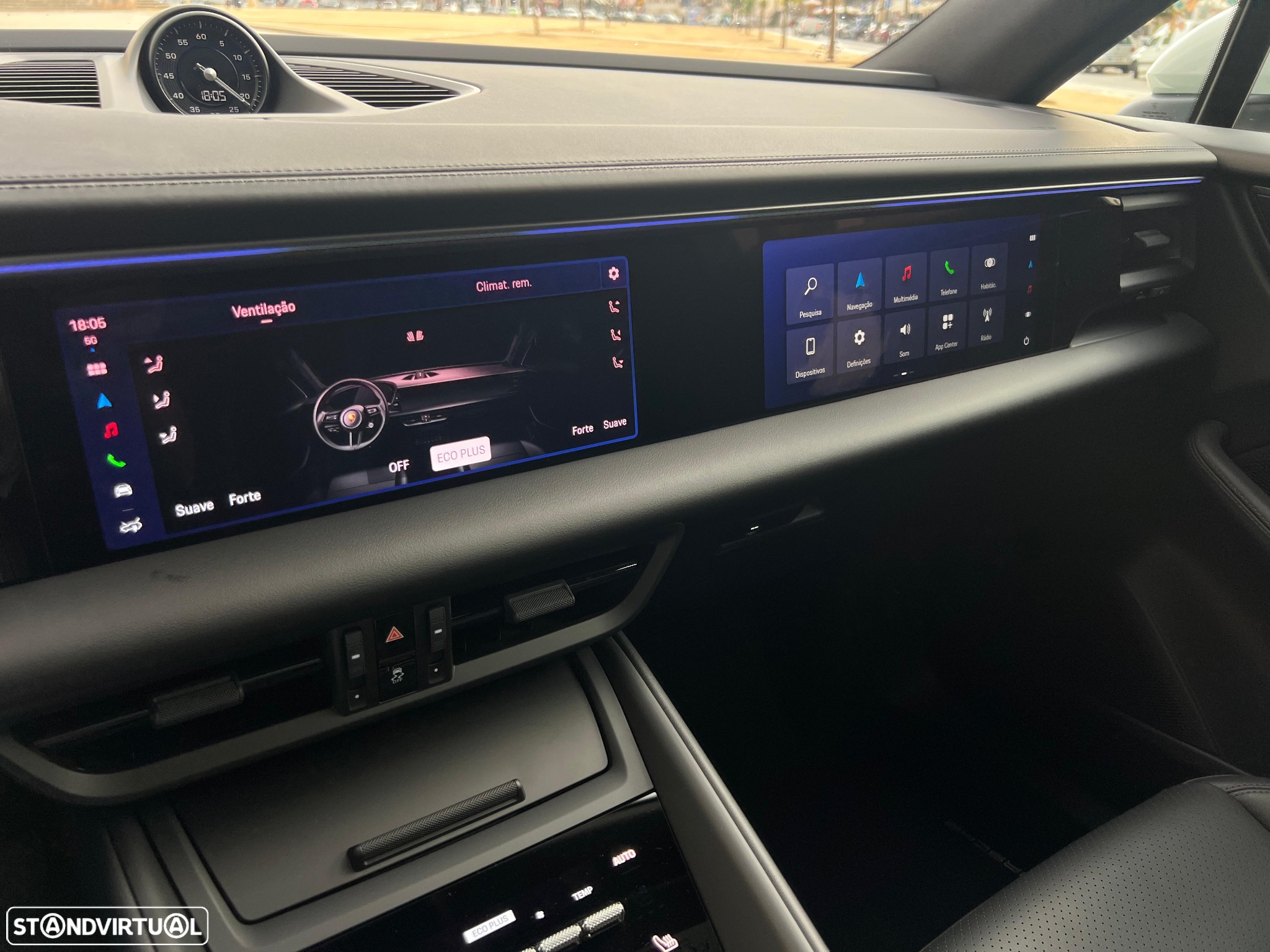 Porsche Macan Electric 4 - 22