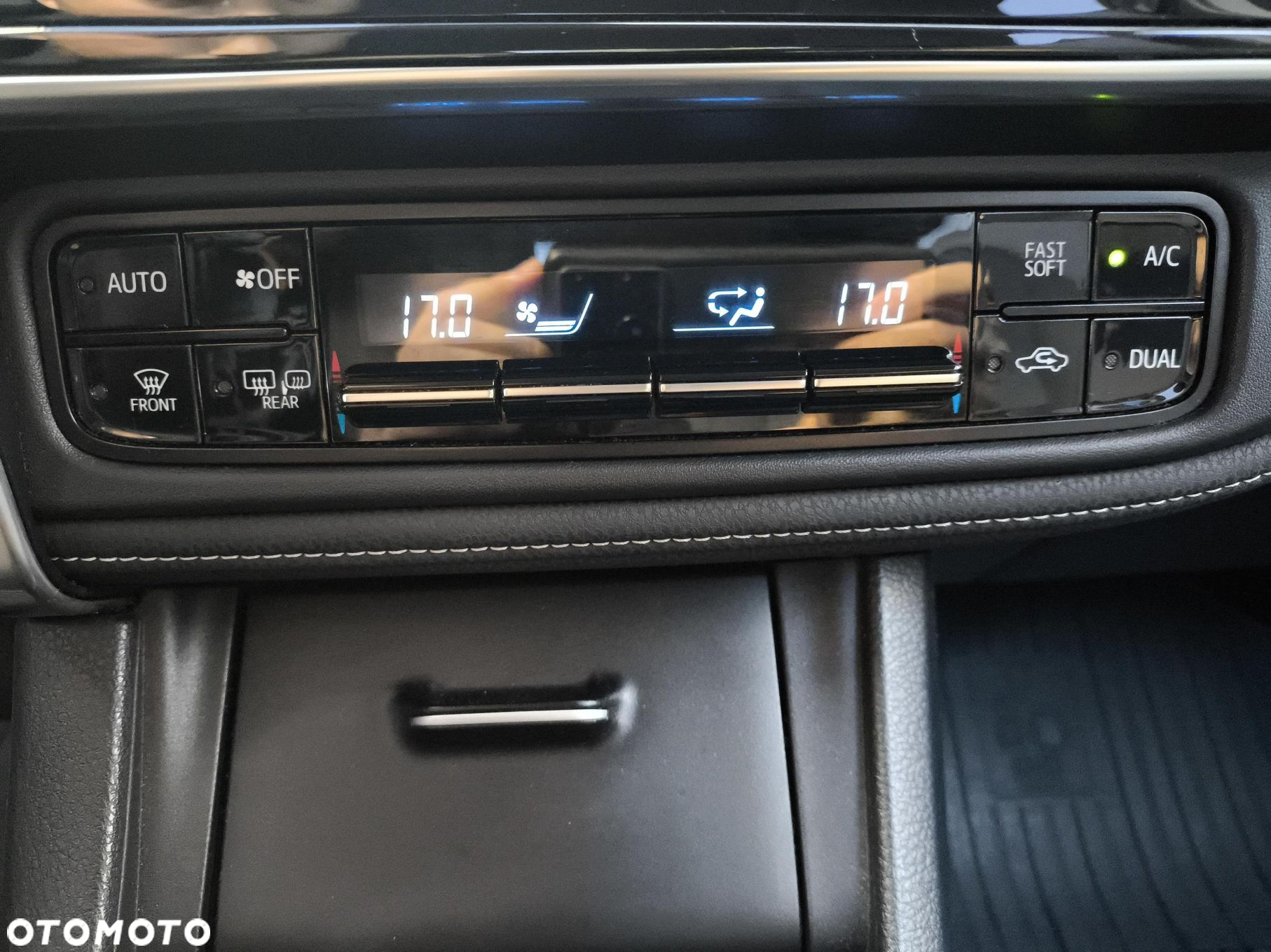 Toyota Corolla - 22
