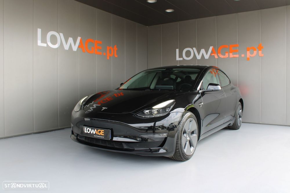 Tesla Model 3 - 35