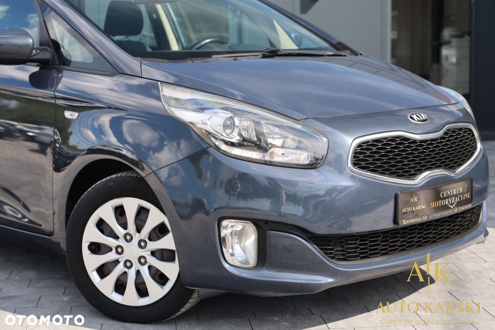 Kia Carens - 11