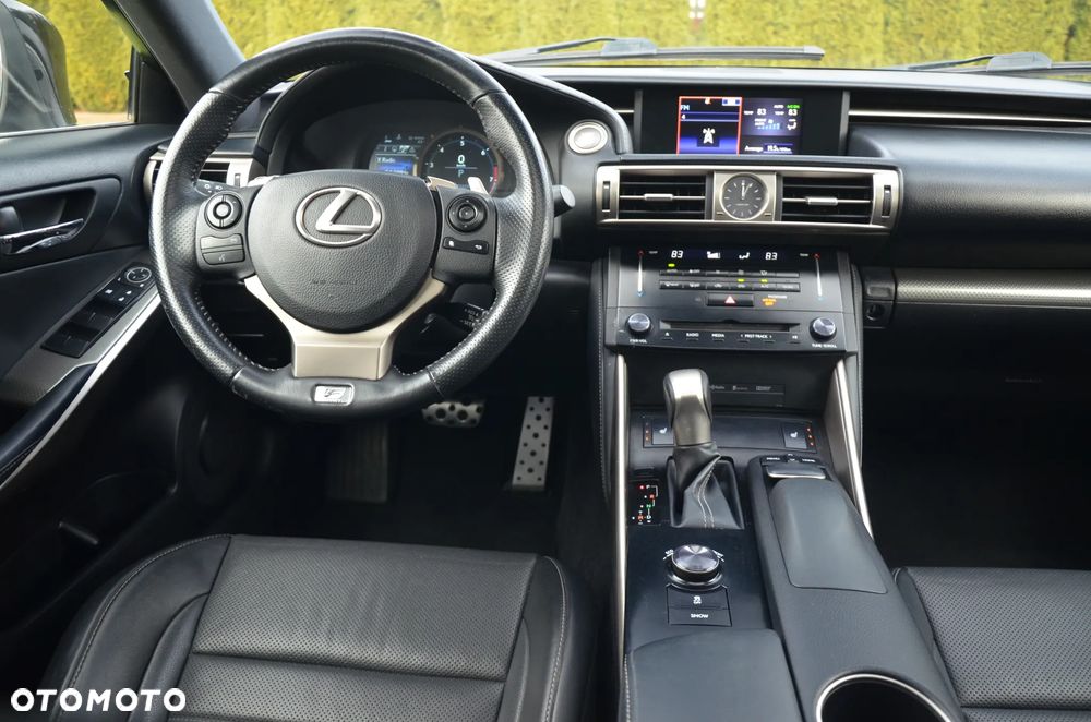 Lexus IS 250 F Sport - 39