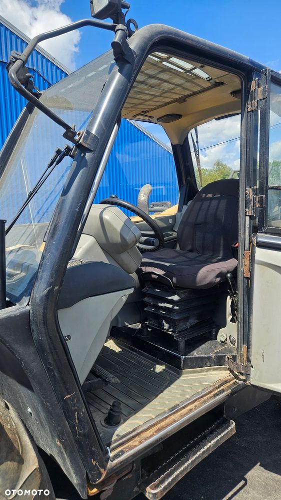 Caterpillar TH220B - 16