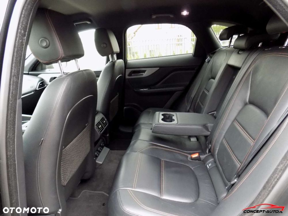 Jaguar F-Pace - 29