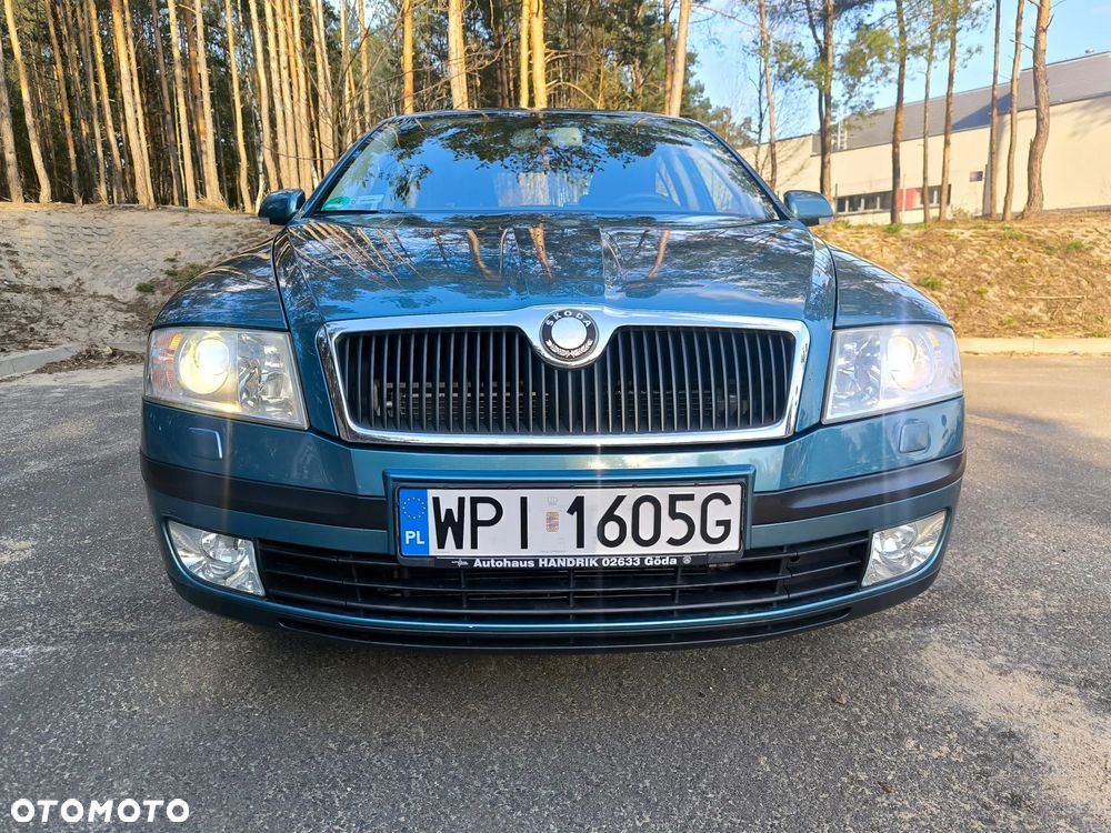 Skoda Octavia 1.6 Combi Ambiente - 10