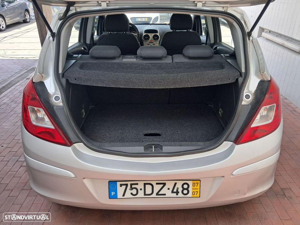 Opel Corsa 1.2 CMON - 11