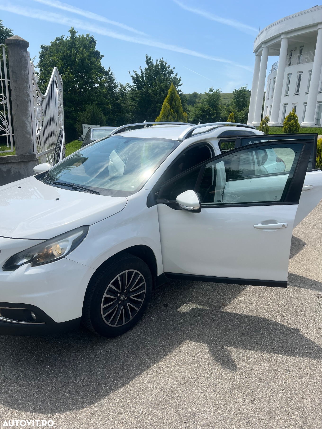 Peugeot 2008 - 4