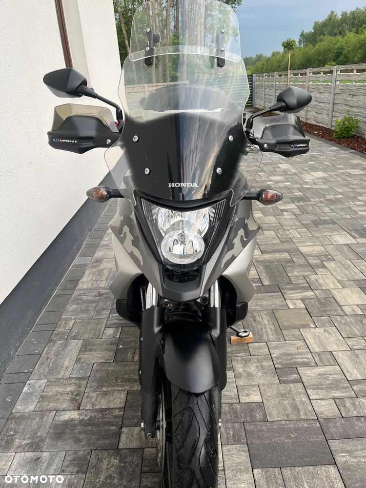 Honda VFR - 16